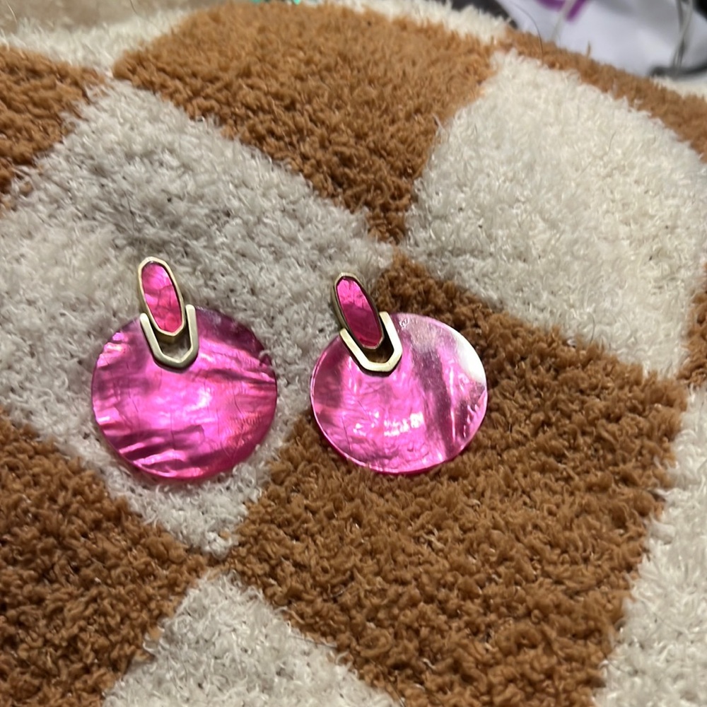 Kendra Scott post dangle